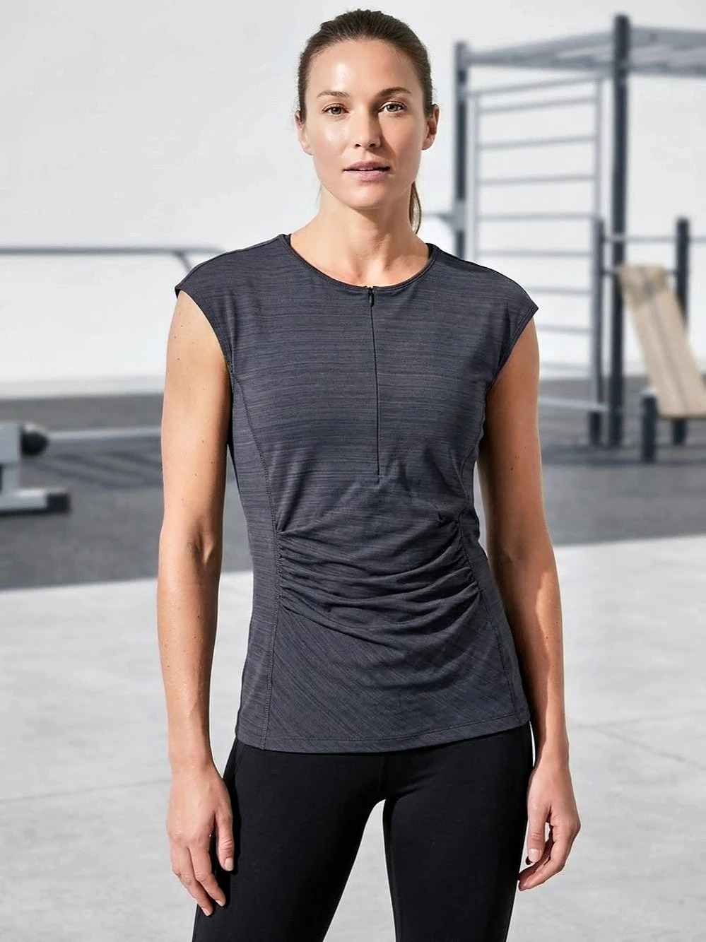 Athleta Ruched Athletic Top in Black Size Small Like New